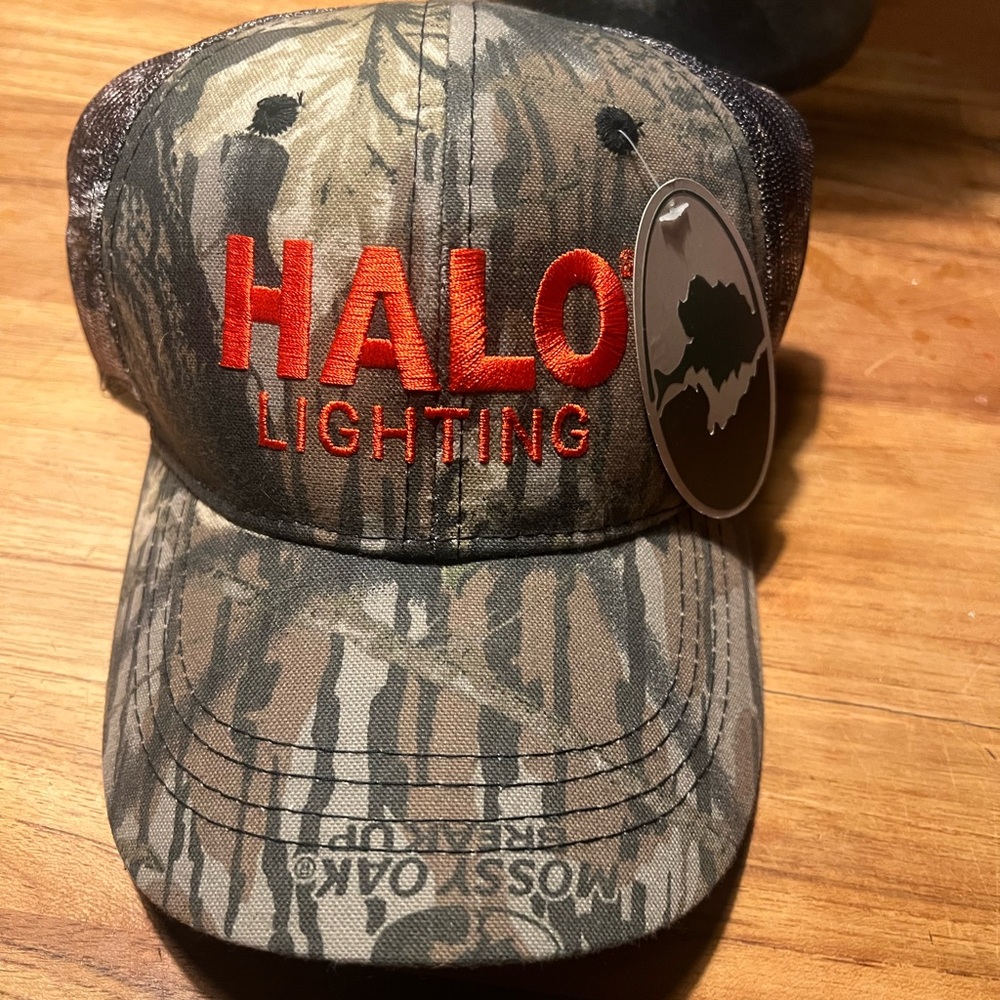 Mossy Oak Camouflage Cap Halo lighting nwt